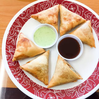 Vegetable Samosas (3pcs)